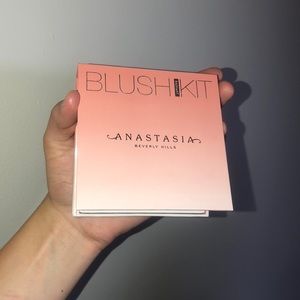 Anastasia Radiant Blush Kit